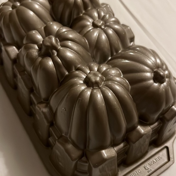 Nordic Ware Fall Pumpkin Harvest Loaf Pan - Picture 3 of 7
